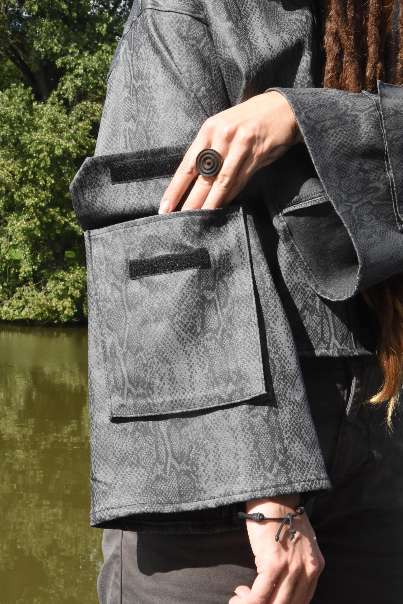 Cropped Jacket Snakey